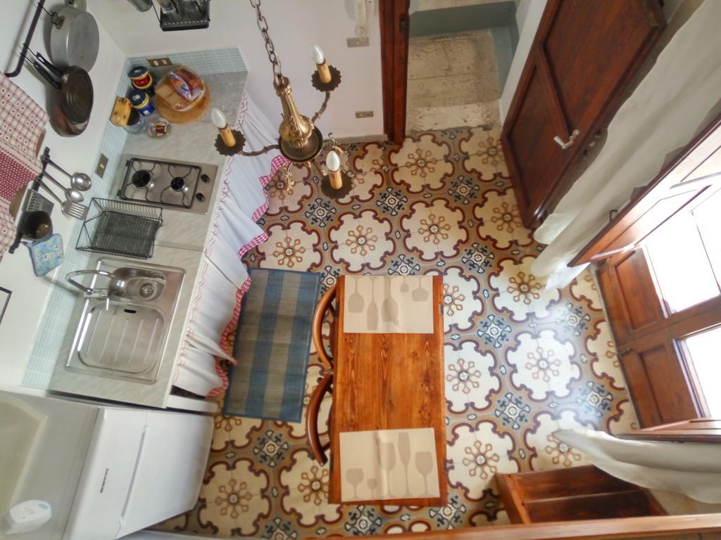 Arco Sallustio Монополи Екстериор снимка
